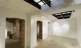 Elegant Space in Le Marais - Image 6