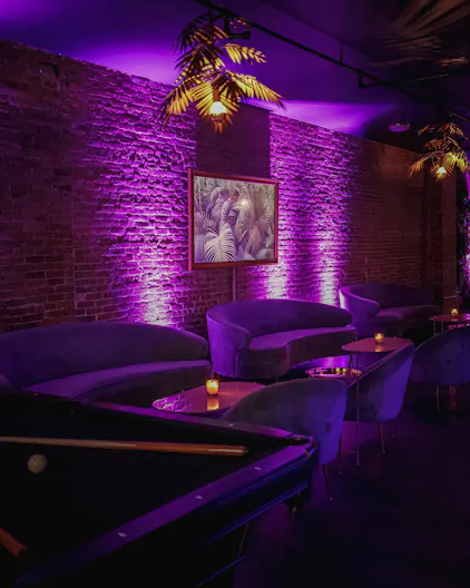 Upscale Loft in Flatiron with Sound System, Custom Lighting, Pool Table & Staff Provided - Image 3
