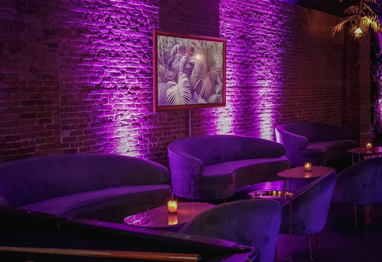 Upscale Loft in Flatiron with Sound System, Custom Lighting, Pool Table & Staff Provided - Image 3