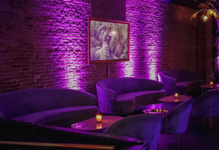 Upscale Loft in Flatiron with Sound System, Custom Lighting, Pool Table & Staff Provided - Image 3