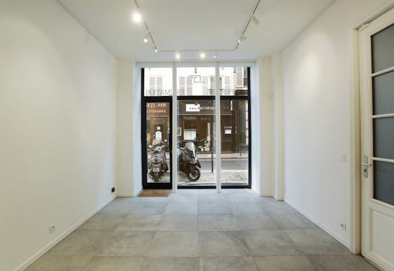 Pop Up Boutique IN MADELEINE AREA - Image 2