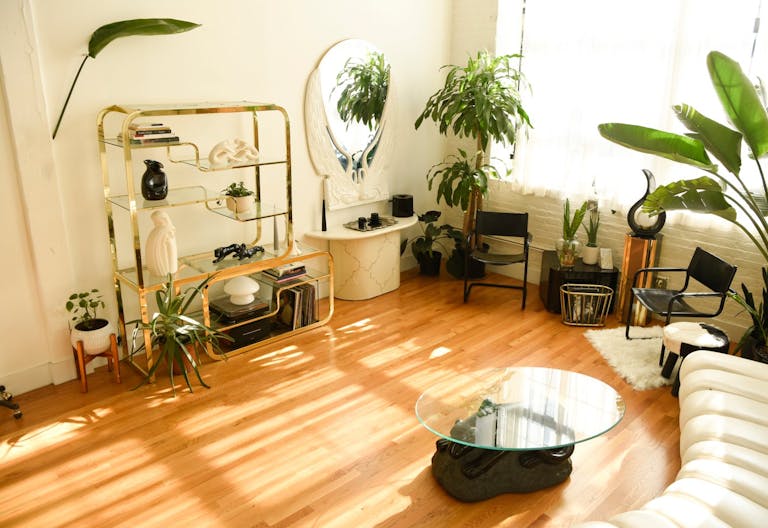 Art Deco Light & Airy Homey Loft - Image 1