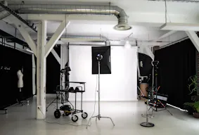 STUDIO PHOTO, RUE SERVAN, PARIS 11 - Image 3