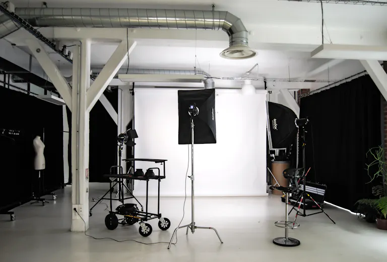 STUDIO PHOTO, RUE SERVAN, PARIS 11 - Image 3
