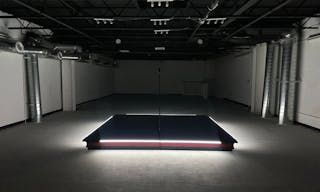 2 floor Big white open space with lights - Image 11