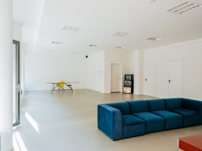 Trendy Pop Up Space in Berlin's Vibrant City Center - Image 2