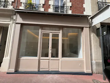 Vitrines Attrayantes pour Showroom à Levallois-Perret - Image 0