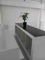 Gloss White Gallery Space on Fairfax Ave - Image 24