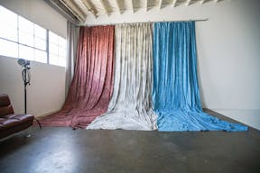 High-ceiling photo studio with a cyclorama wall - Image 3