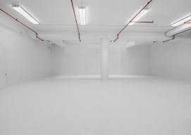 Storefront Whitebox Event Venue Photo Video Studio Art Gallery - Image 13