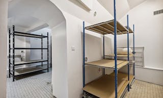 Pretty Boutique in Le Marais - Image 10