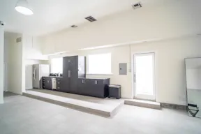 Melrose Fairfax District Minimalist Daylight Photo Video Pop-Up Studio Space with Modern Minimalist Furnishings and Backdrops - Image 5
