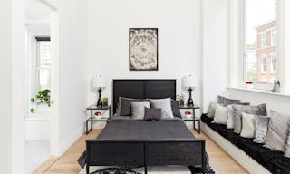 Sun-Drenched Soho Penthouse with Two Terraces - Image 12