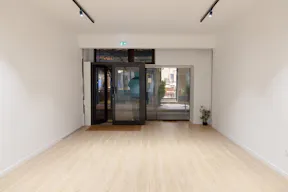 Élégant Showroom Boutique Ephémère in Paris - Image 1