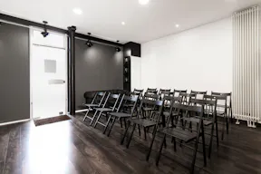 Studio Photo Boutique in Paris - Image 7