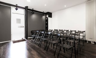 Studio Photo Boutique in Paris - Image 7