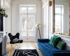 Haussmannian showroom near the Arc de Triomphe - Image 3