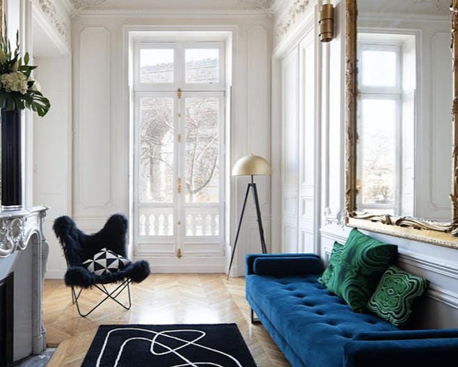 Haussmannian showroom near the Arc de Triomphe - Image 3