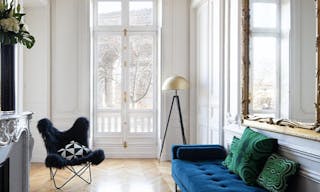 Haussmannian showroom near the Arc de Triomphe - Image 3