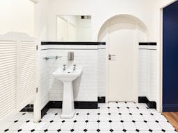 Spectacular event Showroom in Paris - Image 6