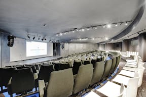 Un château innovant à Saint-Germain-En-Laye - Image 15