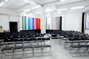 Un showroom 100% modulable dans le haut-Marais avec des volumes industriels. - Image 27