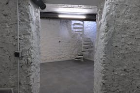 Two-level boutique and underground space - Image 5
