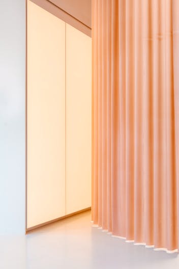 Water Tower Studio: A Fusion of Retro and Future - Image 2