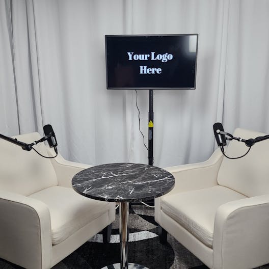 Podcast studio near the harbors - Image 4