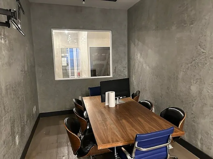 Gorgeous Ground Floor Space - Ideal for EVERYTHING - Image 2