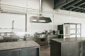 Gorgeous Daylight Studio With Attached Prop House (Hot Set Props) - Image 6
