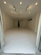 White Box Art Gallery Street Facing Laguna Beach - Image 0
