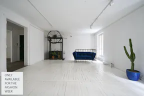 Beautiful Art Gallery - Image 19