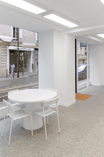 PRIMA Gallery Space Paris 3e | 65m² Minimal White Cube in Haut-Marais - Image 4