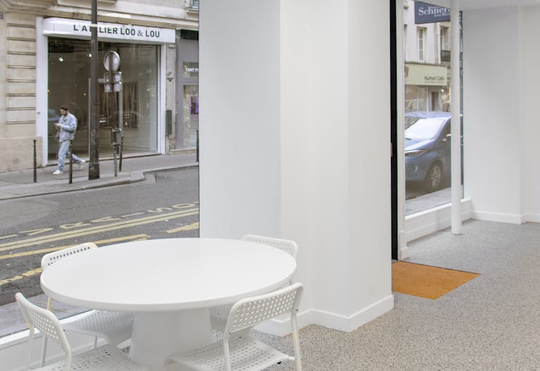 PRIMA Gallery Space Paris 3e | 65m² Minimal White Cube in Haut-Marais - Image 4