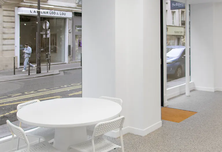 PRIMA Gallery Space Paris 3e | 65m² Minimal White Cube in Haut-Marais - Image 4