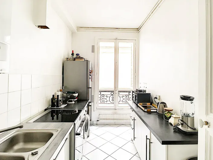 Loft Space in the 1st Arrondissement - Image 4