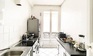 Loft Space in the 1st Arrondissement - Image 4