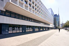 Large Retail & Experience Floor Near Alexanderplatz - Image 21