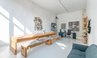 Studio d'artiste white cube dans une ancienne zone industrielle - Image 4