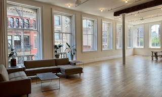 Sun-Filled Corner Loft with Open Plan Kitchen - Image 5