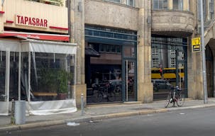 Central Berlin Pop-Up with Industrial backyard - Image 5