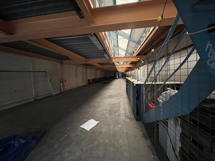 Ancien Atelier de 3000m2 vers La D�fense - Image 2