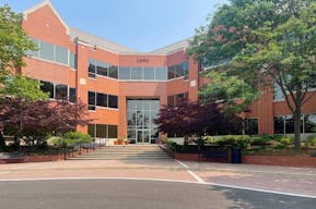 Your Success Begins with Our Rentable Office Space - Image 12