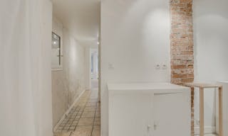 Pop up and accomodation space in Montmarte - Image 7