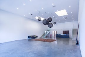 Fairfax District Versatile High Ceiling Two Level Indoor/ Outdoor Party Film Photo Space - Image 4