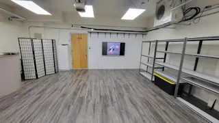 Whitebox shop space perfect for a pop-up or class space! - Image 8