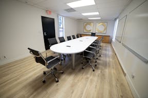 Downtown Pasadena meeting/conference/training room with walking distance to Caltech/Convention center - Image 7