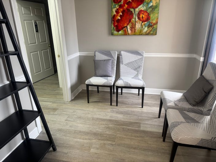 Beauty/wellness space for lease in excellent location! - Image 1