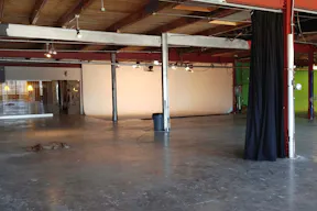 Spacious Studio in West Chicago - Image 2
